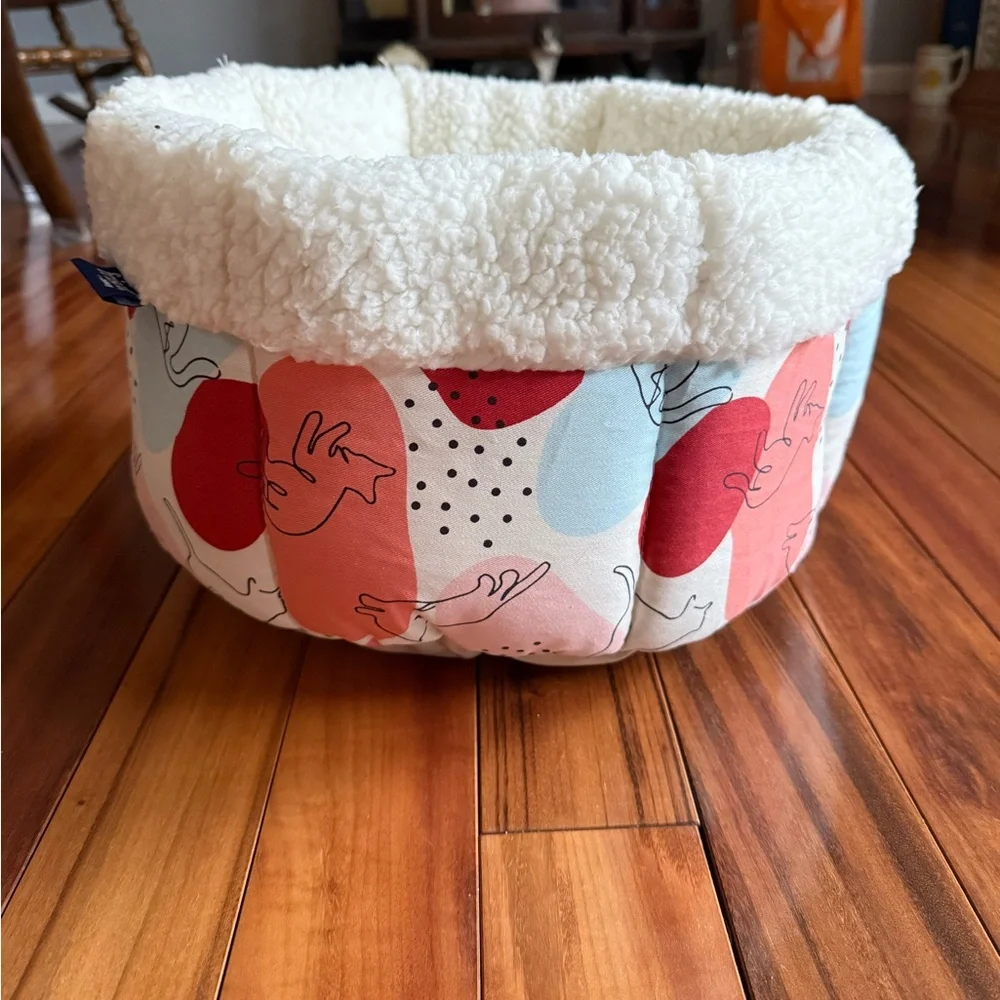 Frisco Sherpa Self-Warming Small Cat Bed